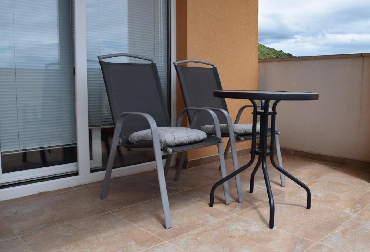 Studio Apartment With Balcony Trogir Ngoại thất bức ảnh