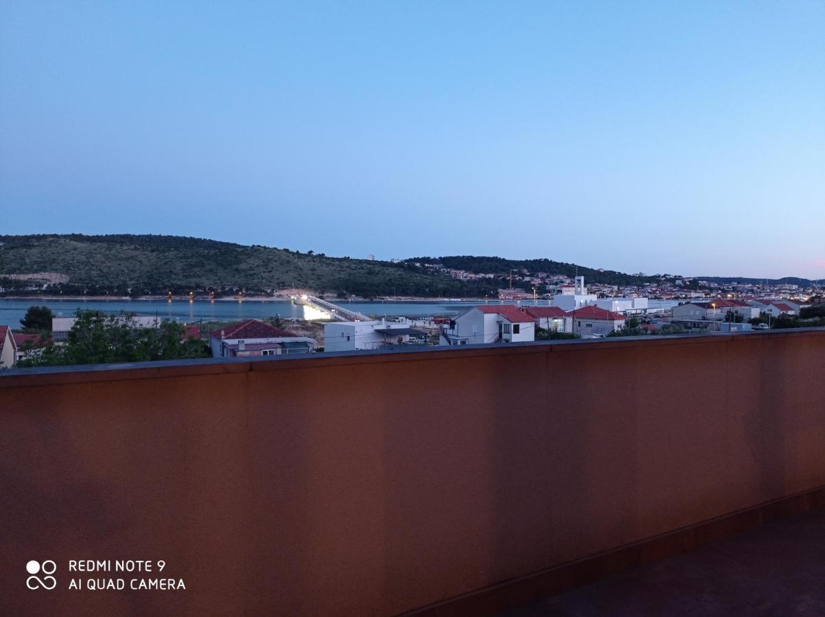 Studio Apartment With Balcony Trogir Ngoại thất bức ảnh