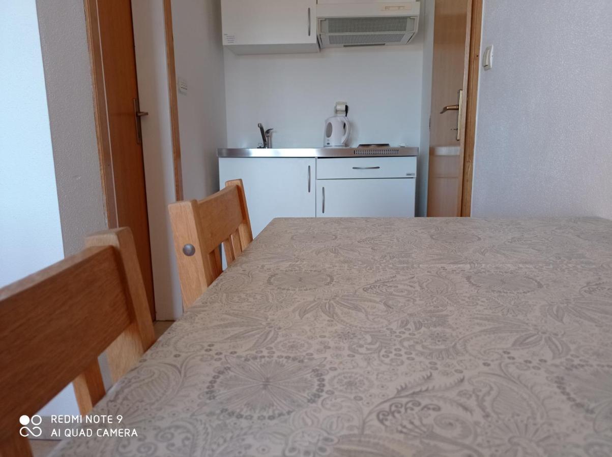 Studio Apartment With Balcony Trogir Ngoại thất bức ảnh