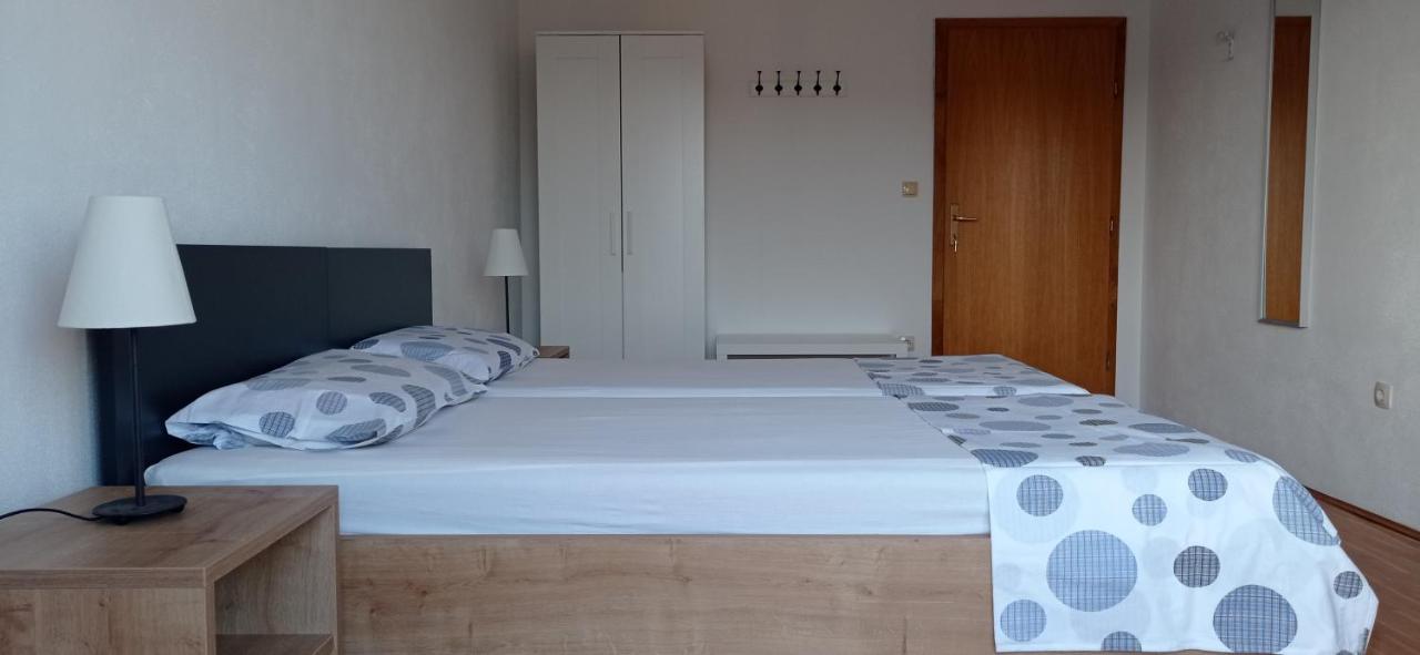 Studio Apartment With Balcony Trogir Ngoại thất bức ảnh