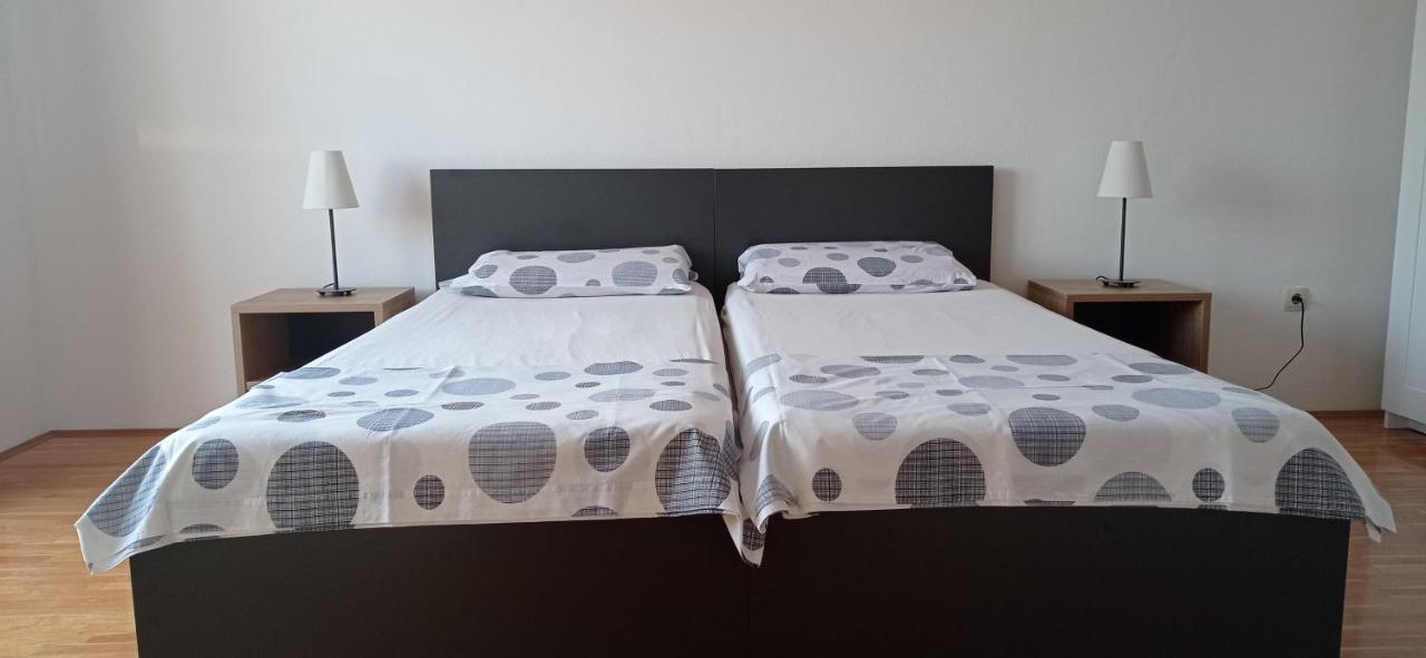 Studio Apartment With Balcony Trogir Ngoại thất bức ảnh